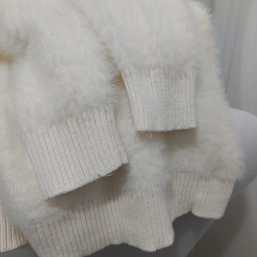 NWOT White Fuzzy Sweater Medium image indicator(6)