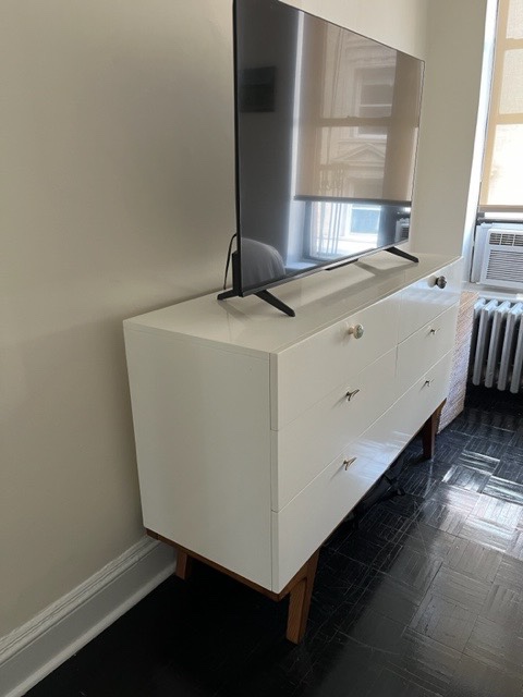 White Dresser with 6 Drawers - photo 2