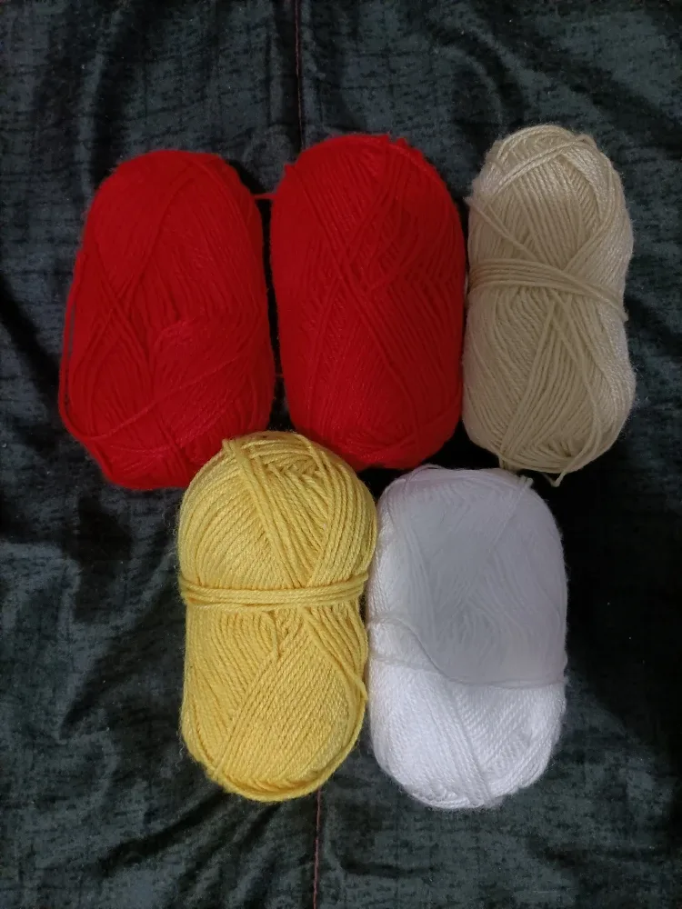 ‼️MOVING SALE‼️Yarn Lot - $5 thumbnail