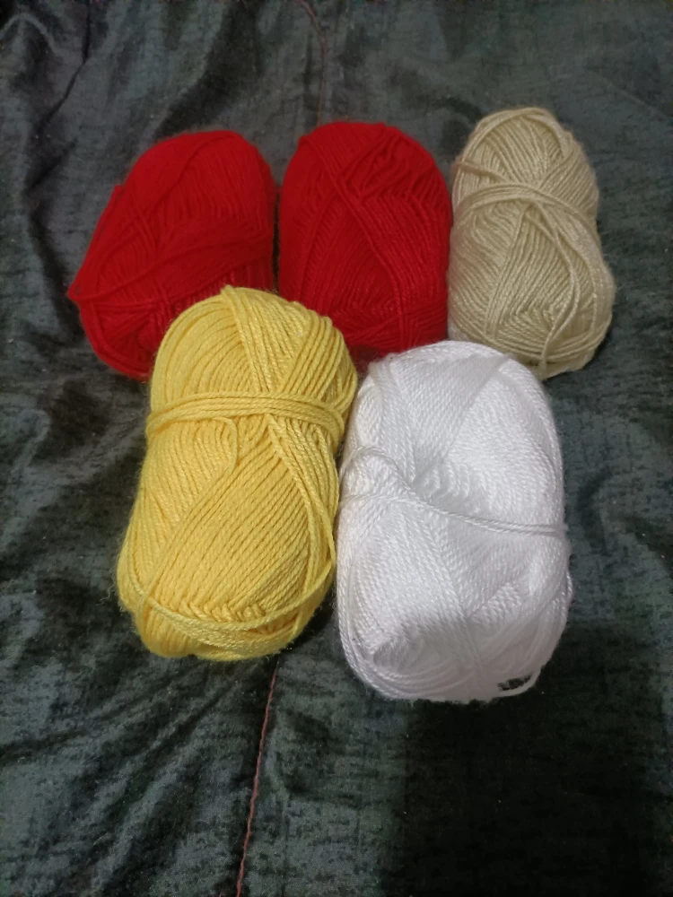 ‼️MOVING SALE‼️Yarn Lot - $5 - photo 2