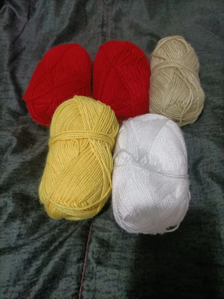 ‼️MOVING SALE‼️Yarn Lot - $5 image indicator(2)