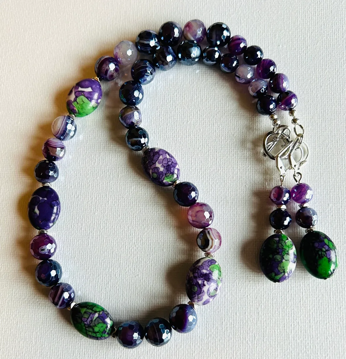 Gemstone necklace sets and bracelets image indicator(2)