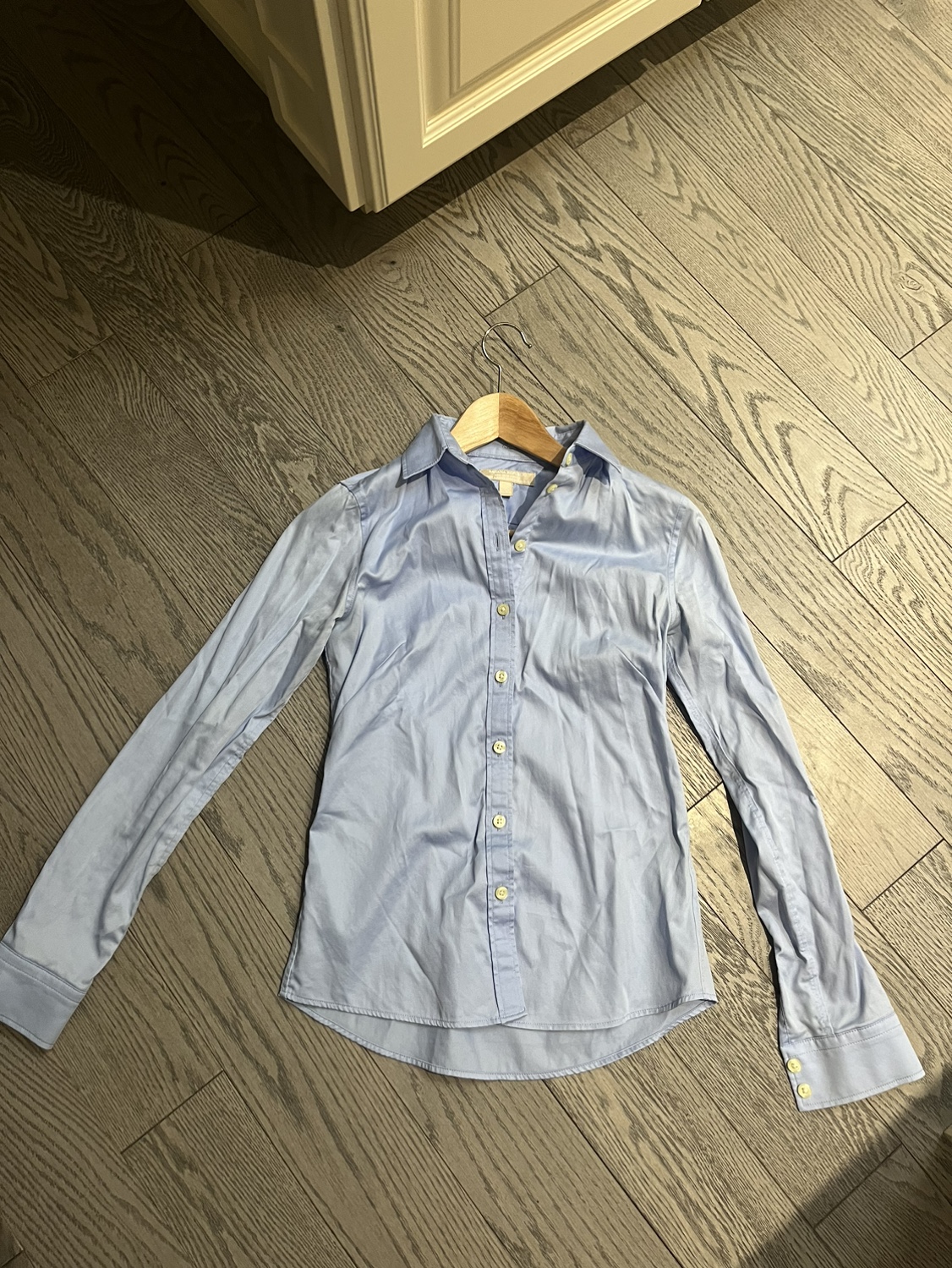 MOVING SALE Banana Republic Women's Light Blue Button Down Shirt