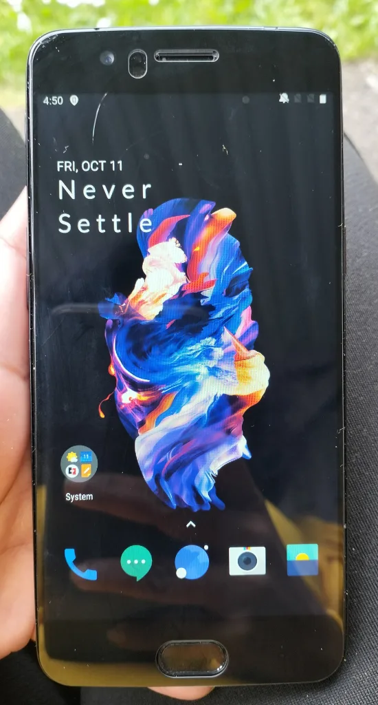 OnePlus 5 - 6GB RAM + 64GB Storage thumbnail