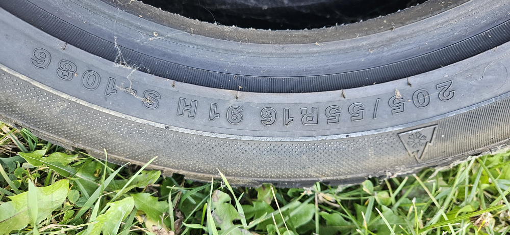 Set of 4 Winter Tires - 205/55R16 - photo 2