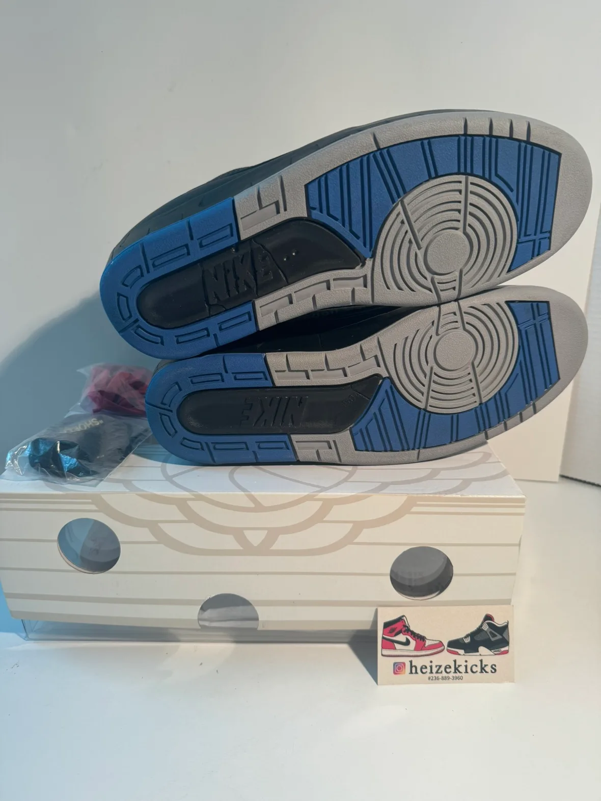 Jordan 2 Off-White size 10.5 image indicator(5)