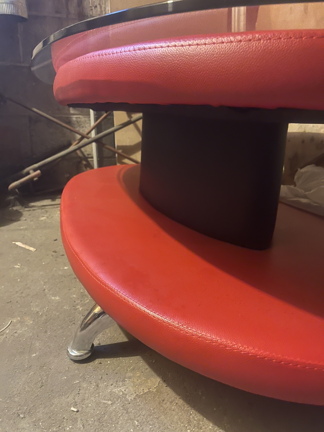 Red Leather Glass Top Coffee Table - photo 5
