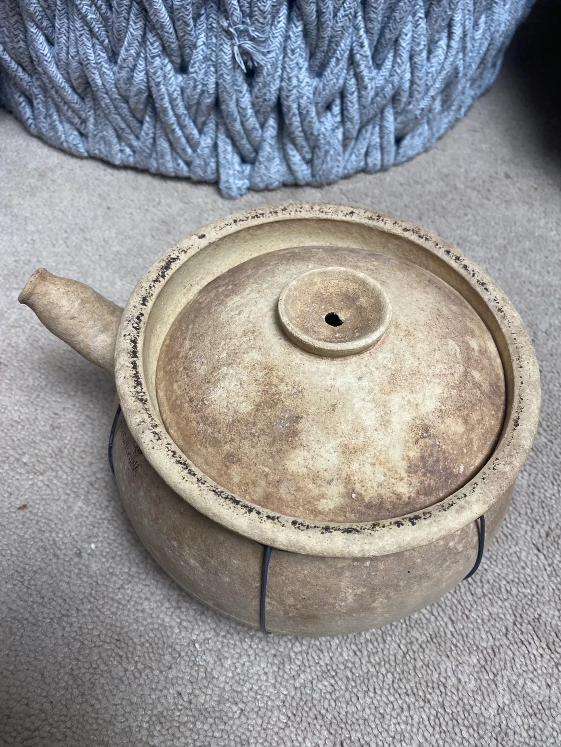 Clay Teapot with Lid and Wire image indicator(2)