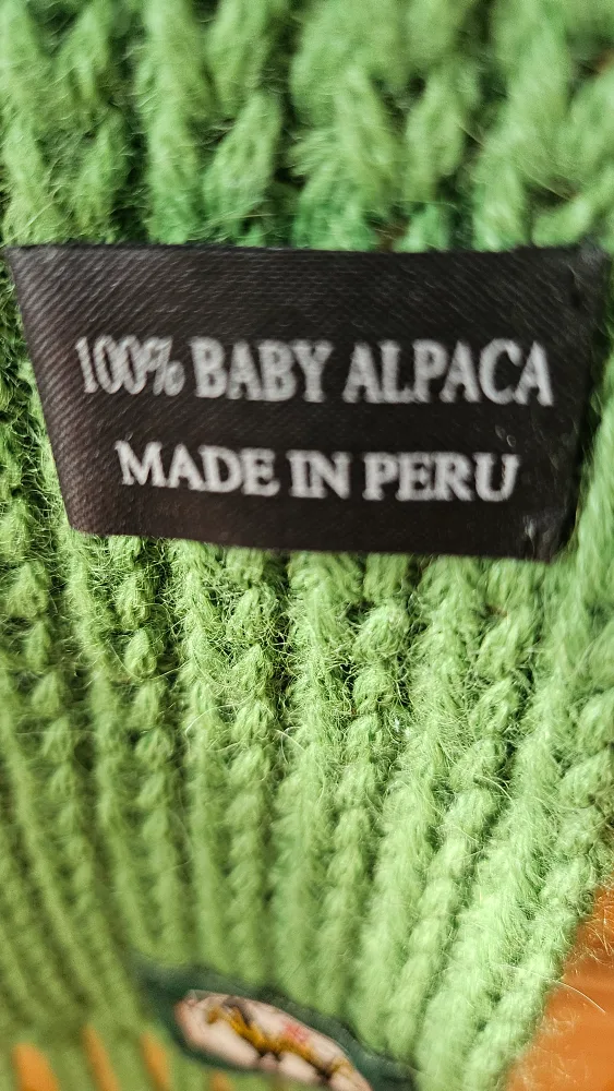 ALPACA WOOL TURTLENECK SWEATER WITH MATCHING SCARF AND GLOVES image indicator(6)