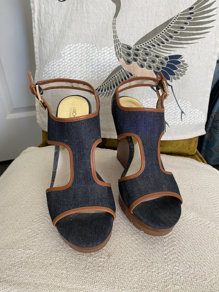 Ladies shoes