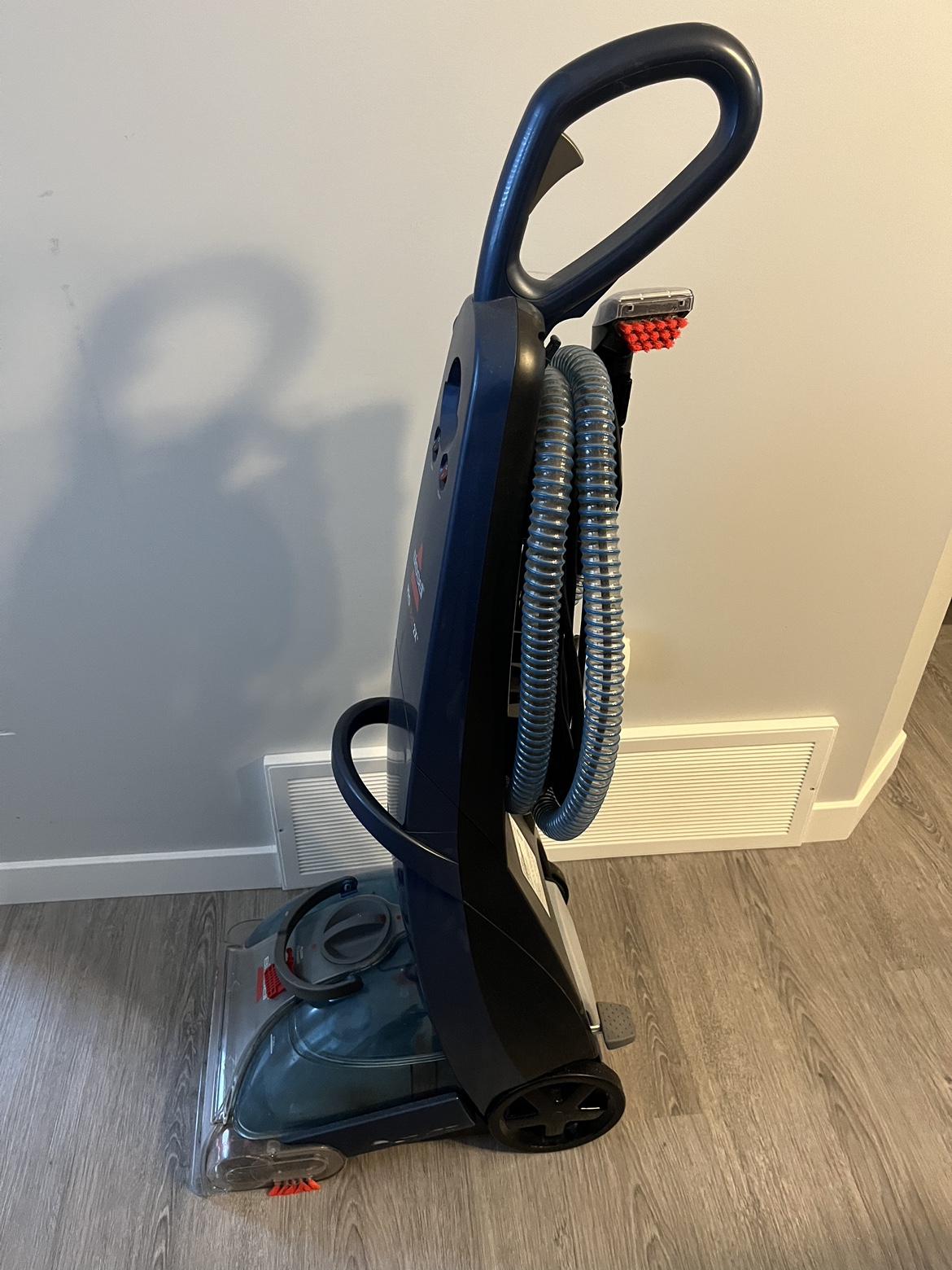 Carpet cleaner - photo 2