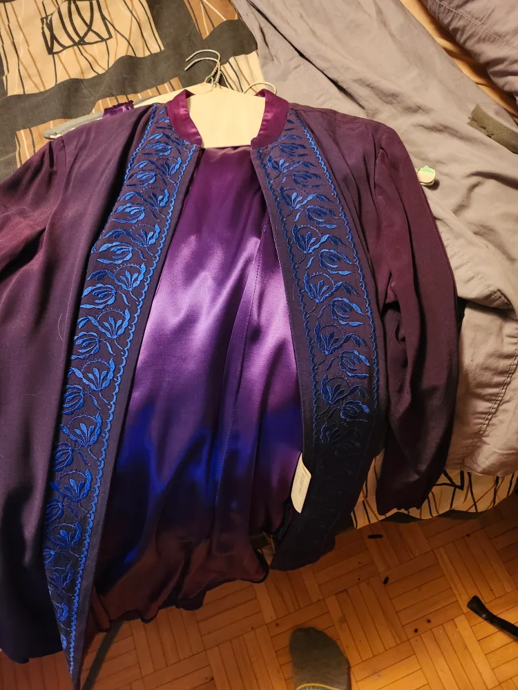 Women's luxury suit image indicator(4)