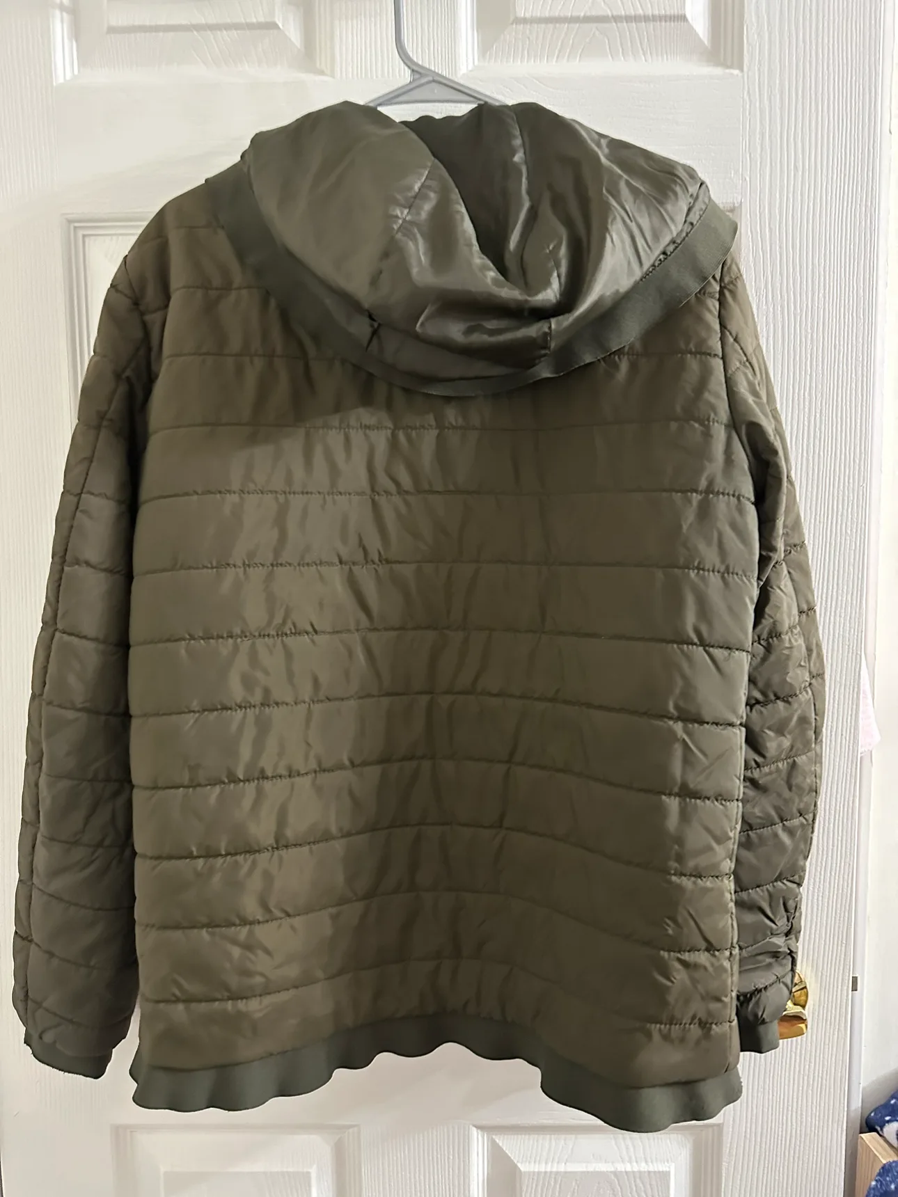 Zara Man Green Puffer Jacket image indicator(3)