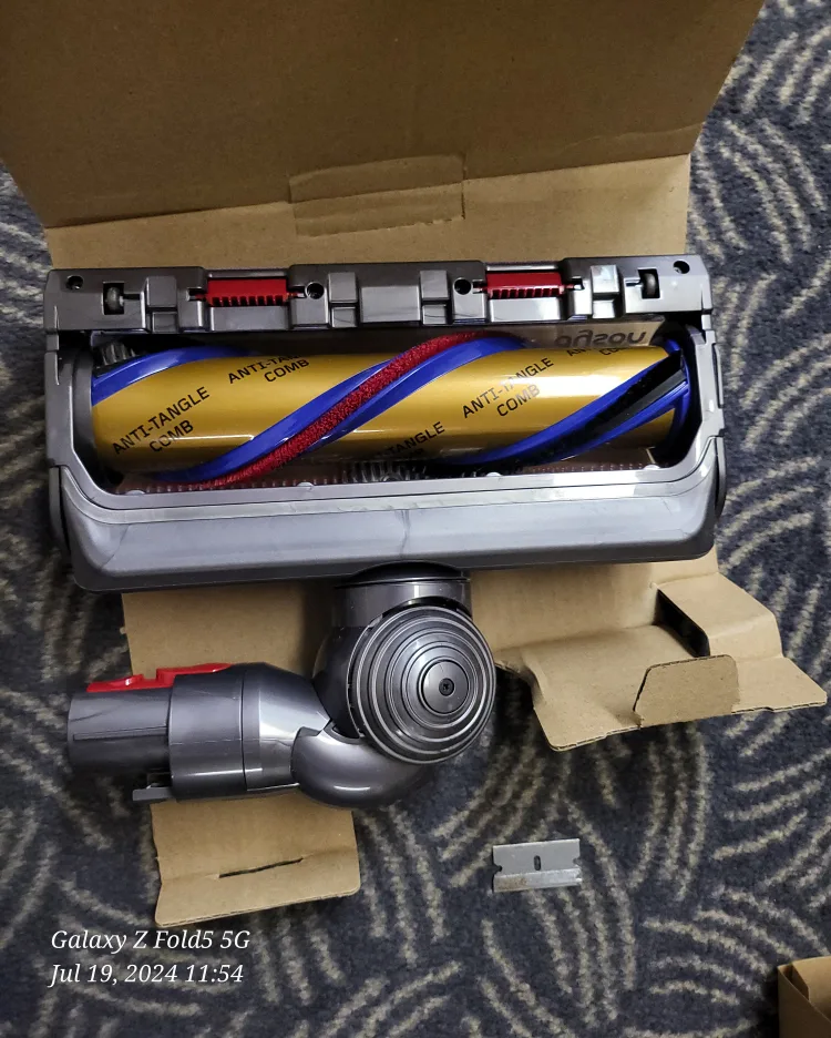 Dyson V15 digital motorbar cleaner head (never used) thumbnail