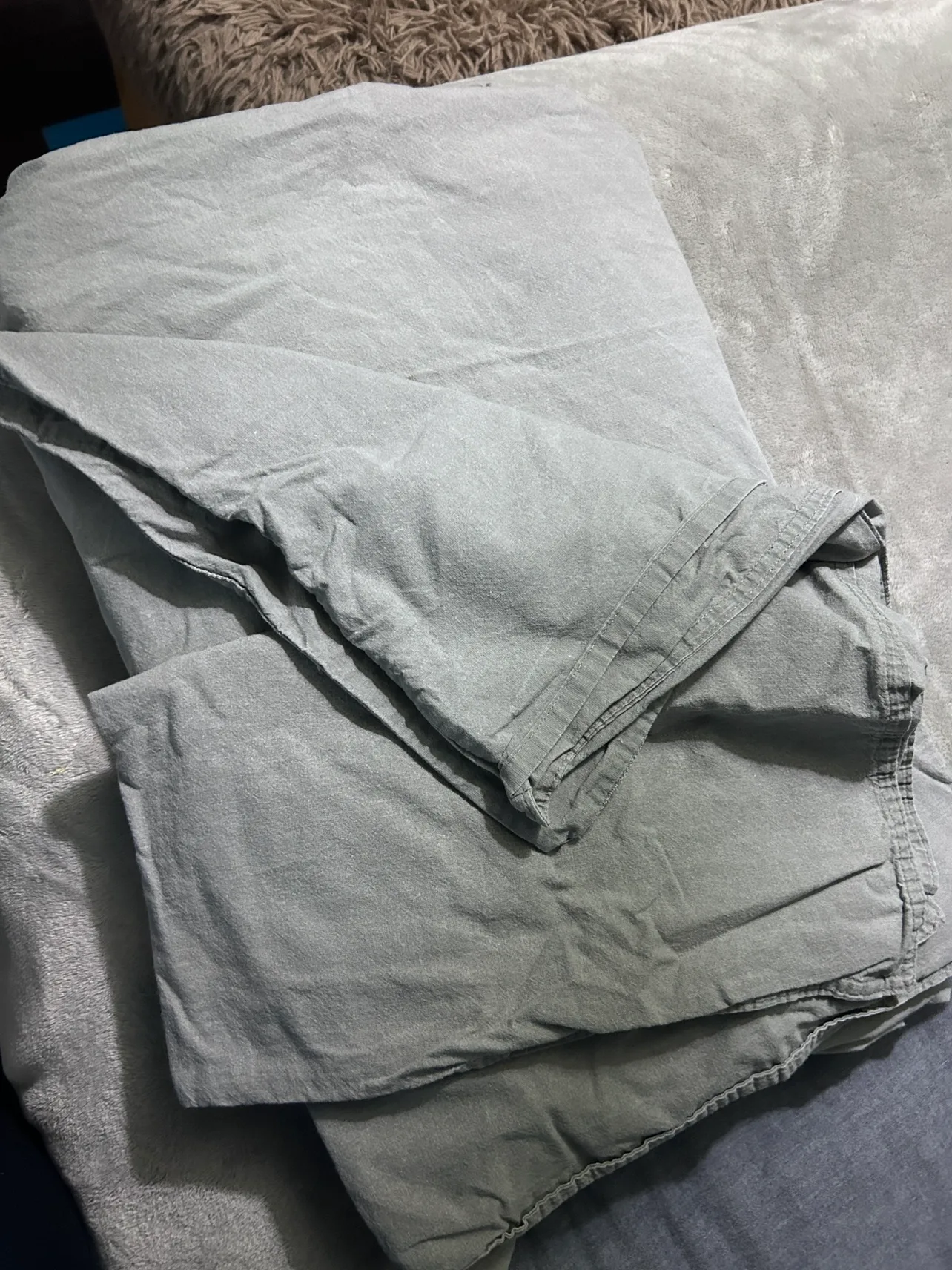 Queen duvet cover & two pillow cases image indicator(3)