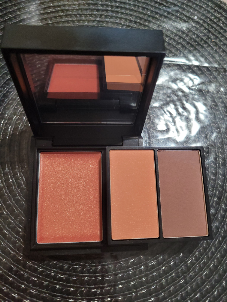 MAC All The Right Angles Contour Palette