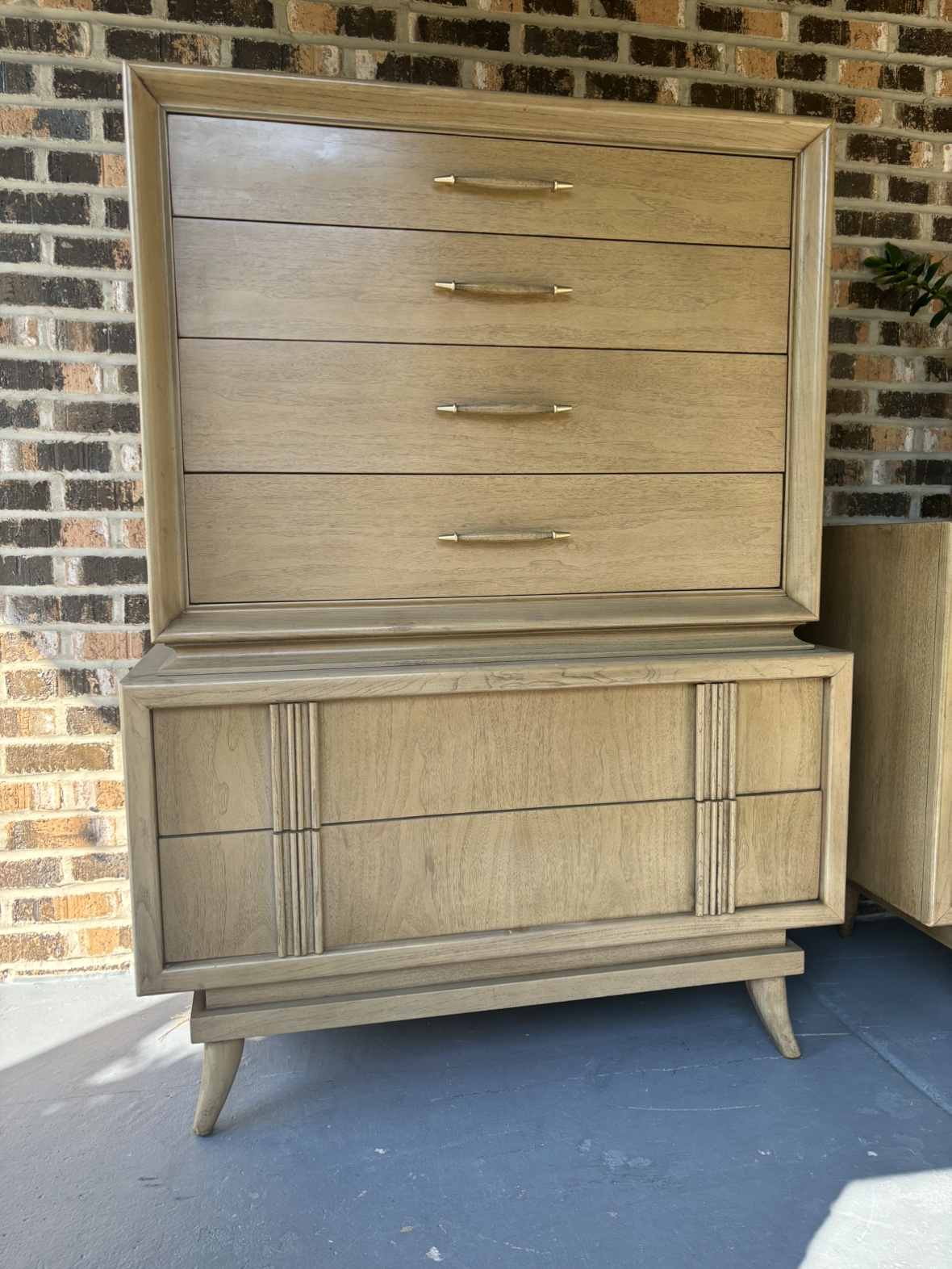 Mid Century Modern Dresser - photo 2