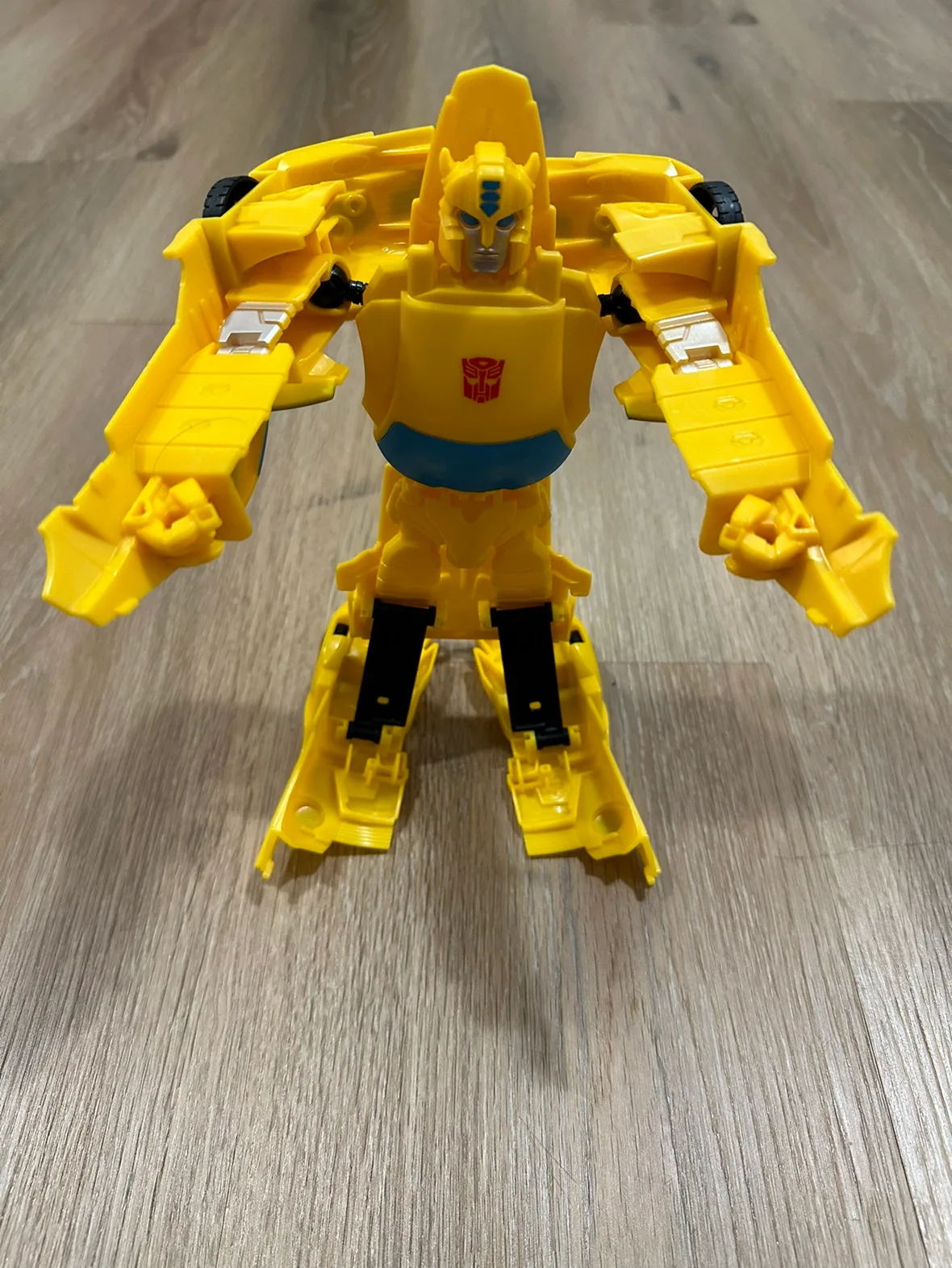 Transformers Bumble Bee - Excellent Condition thumbnail