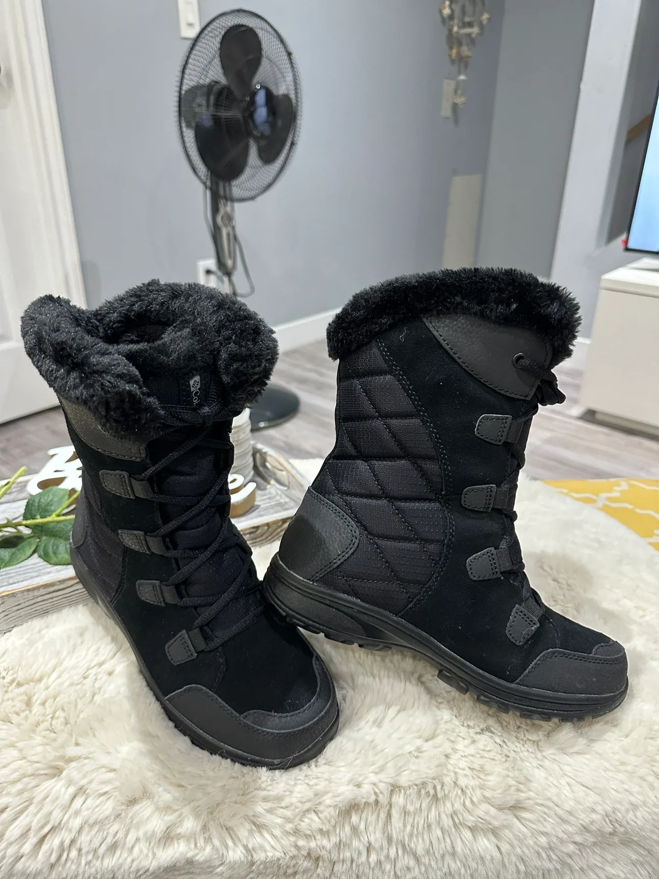 Women Columbia winter boots size 6 image indicator(2)