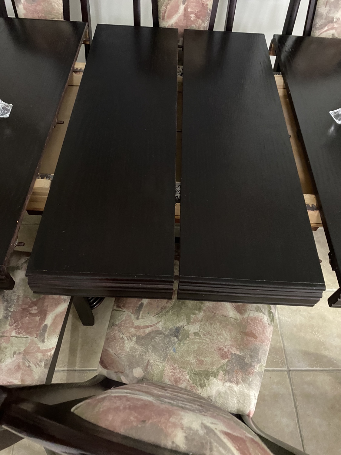 Dinning room table with 8 chairs. - photo 4