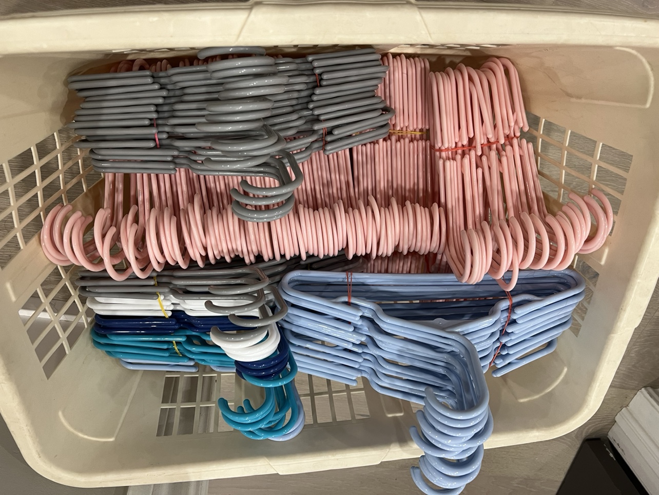 Kids Plastic Hangers - photo 3