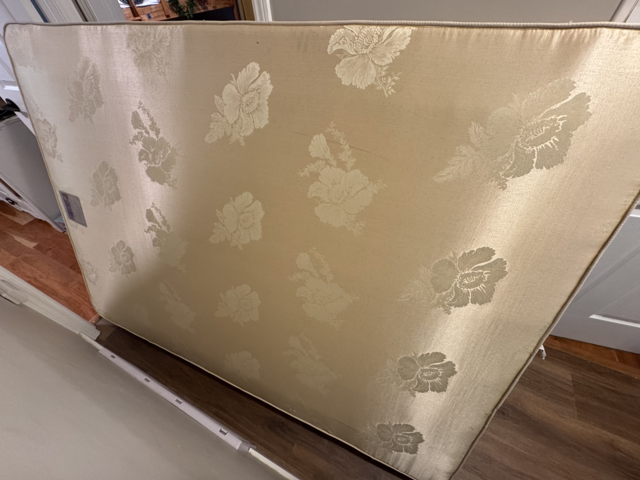 Sleep Country Double Mattress & Box Spring - photo 5