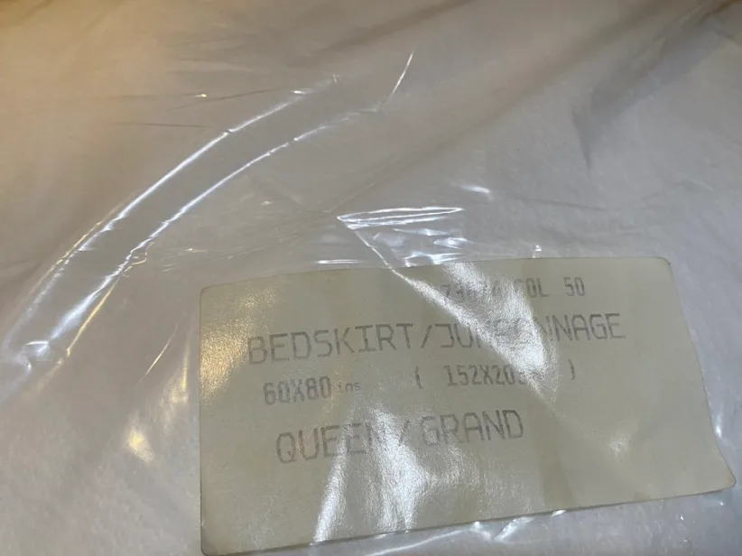 Queen Bedskirt. Cream colour 🥕 image indicator(2)