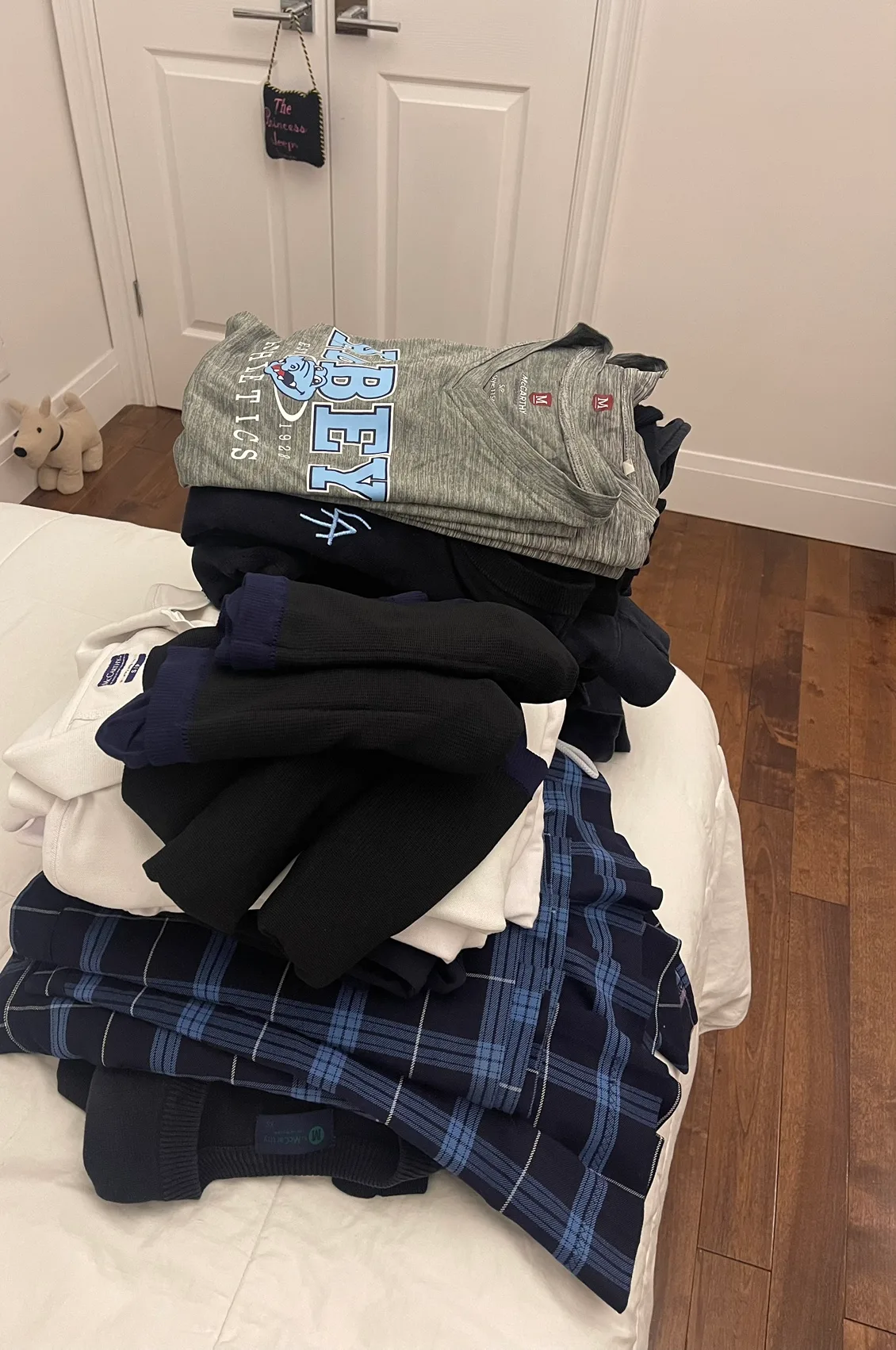 Loretto Abbey School Uniform Bundle image indicator(2)