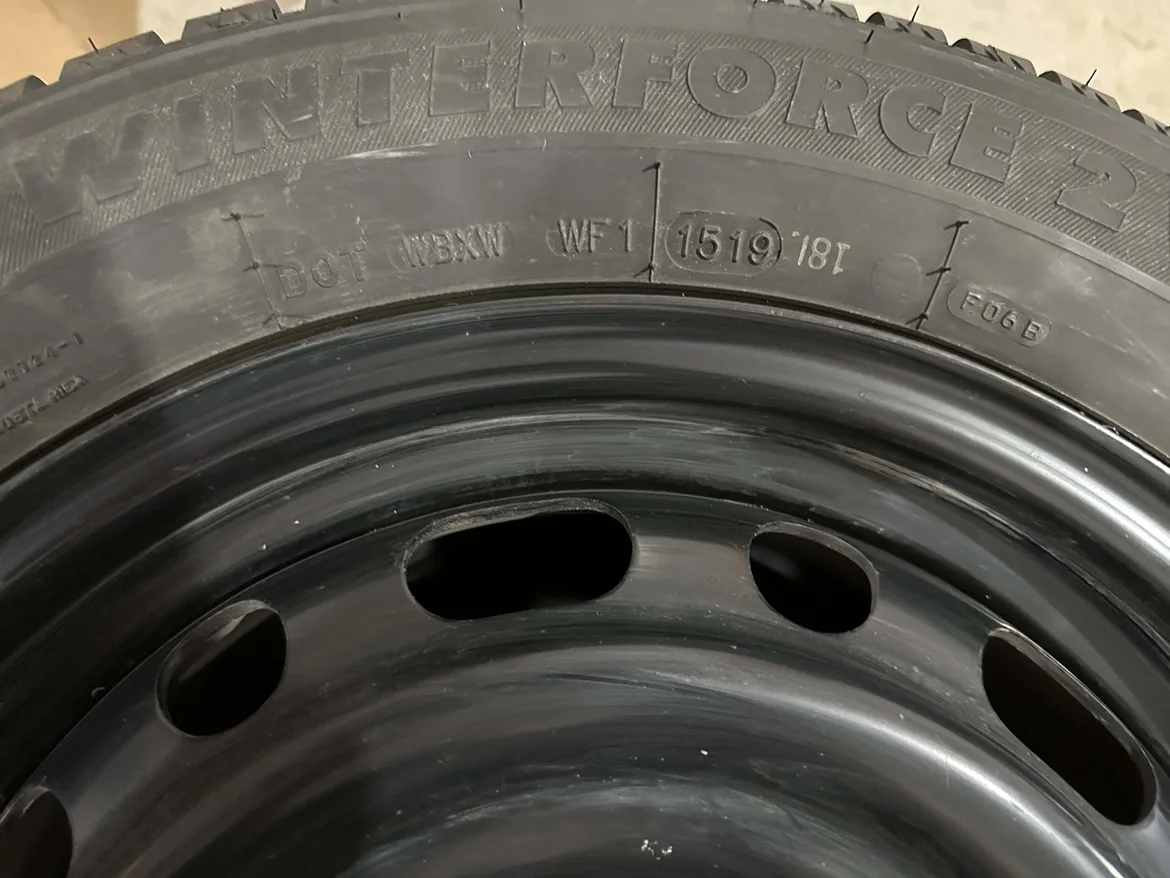 Firestone Winterforce 2 on steel rims - 205/60R16 - Winter tires image indicator(2)