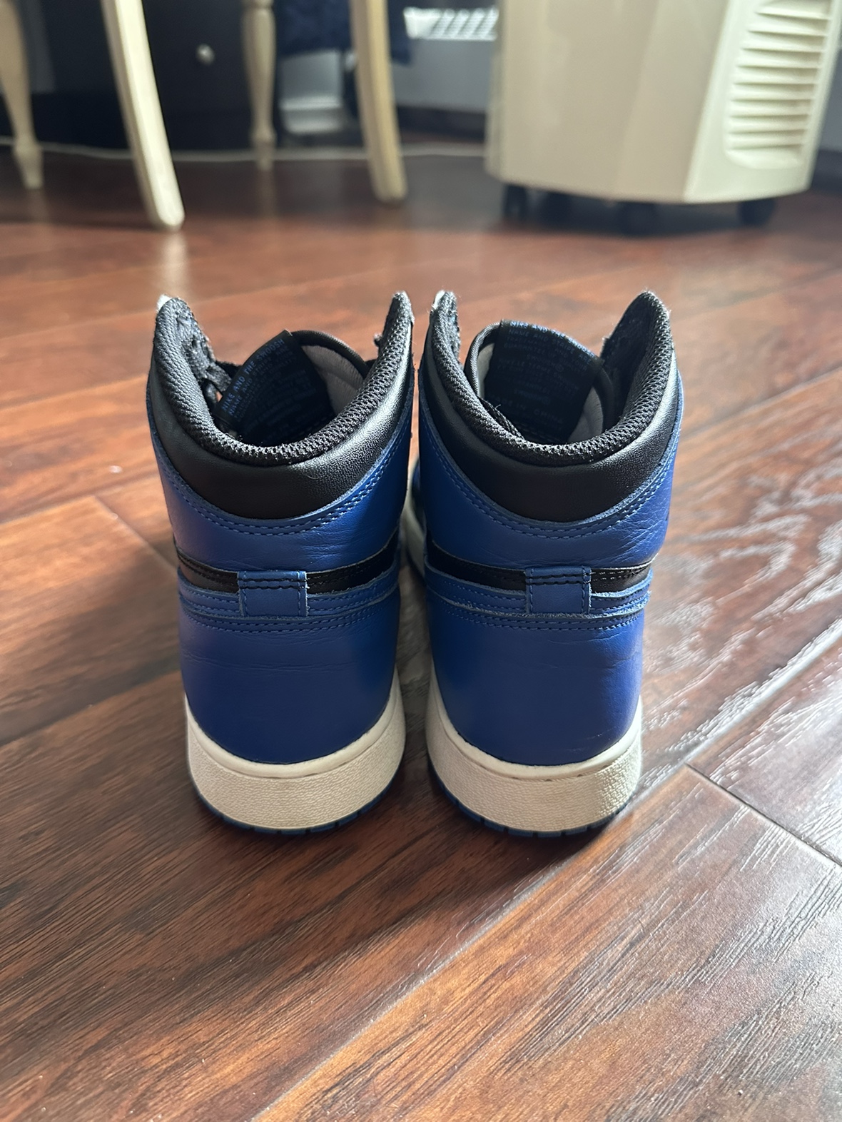 Jordan 1 Royal (2017) - Size 7.5 women’s/6 men’s - photo 5