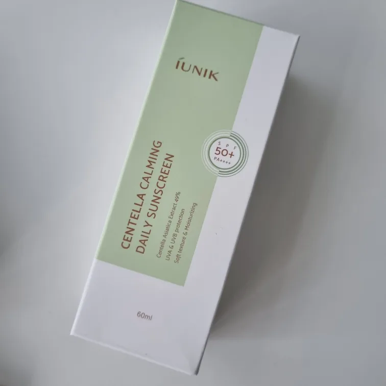 iUNIK Centella Calming Daily Sunscreen (Orig price $17) thumbnail