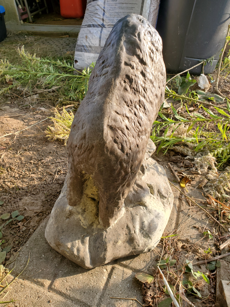 Concrete Bear Statue - photo 4