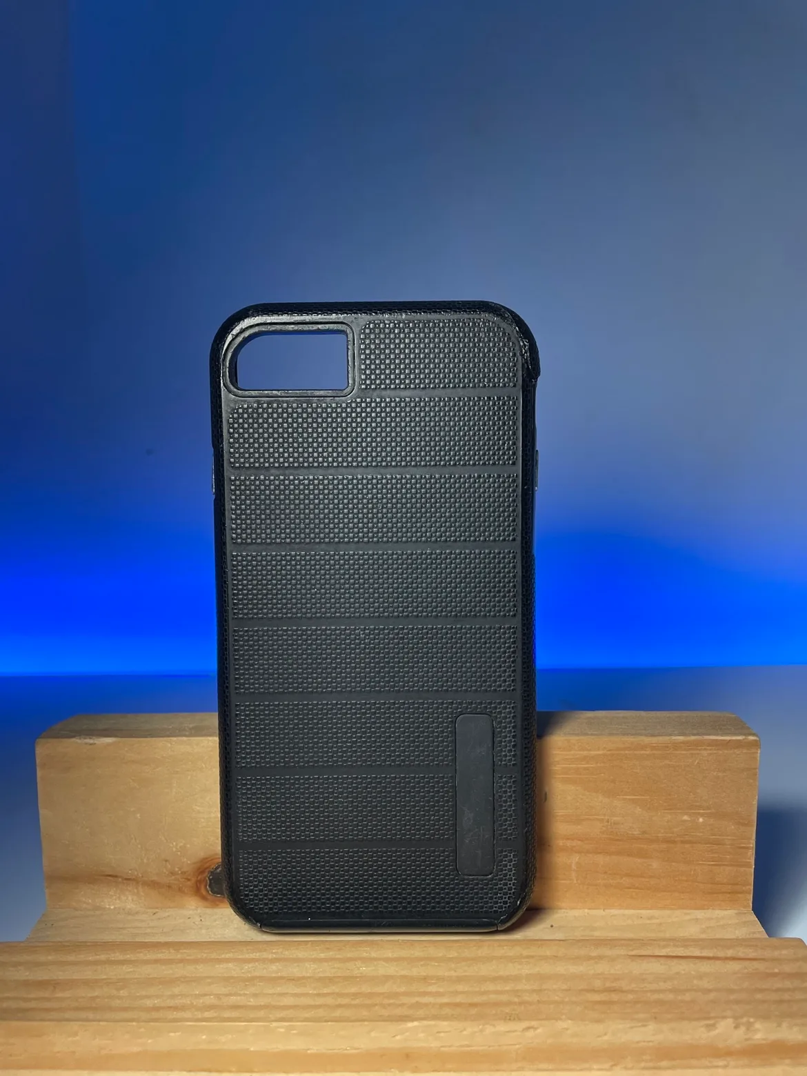 iPhone 7 Black 128GB + charger and case image indicator(4)