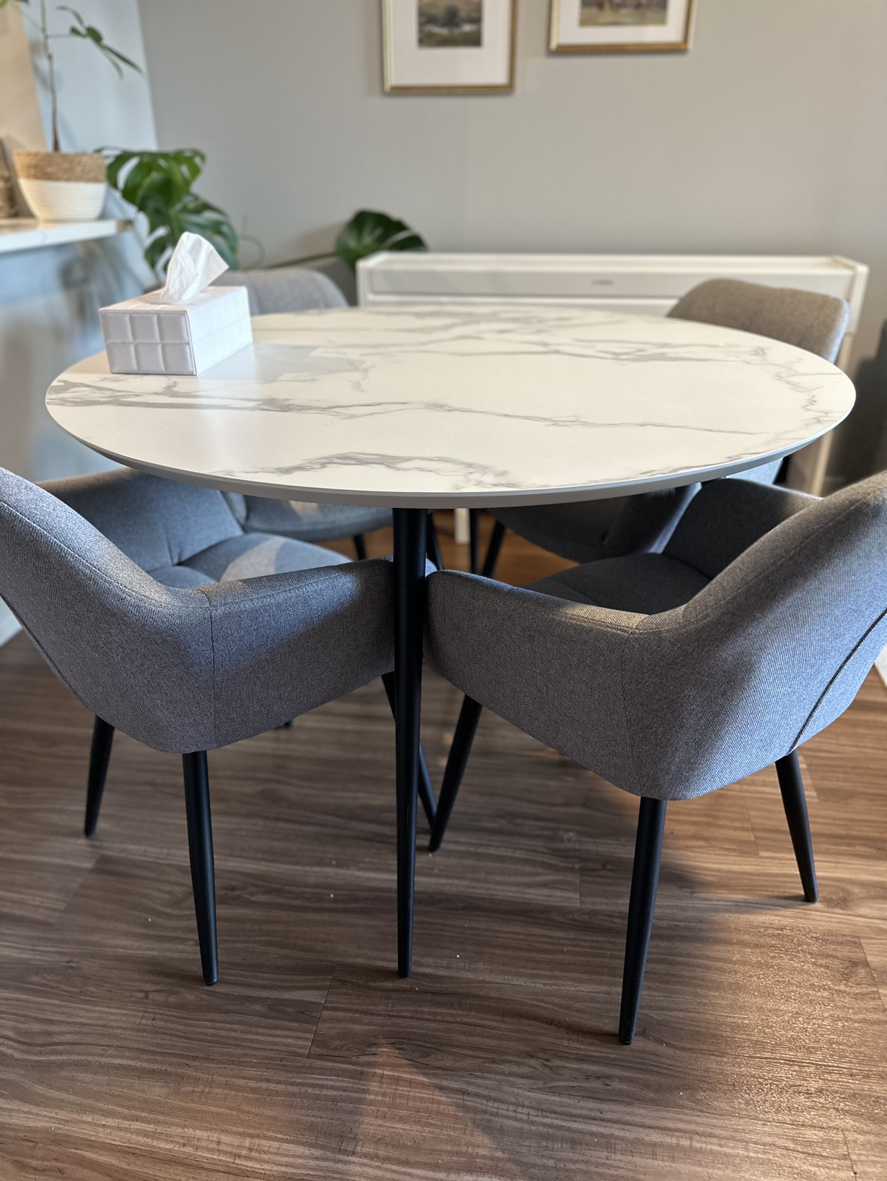 Round Marble Dining Table - photo 2
