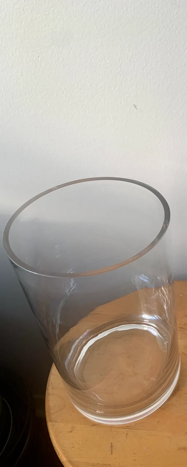 Large Clear Glass Cylinder Vase image indicator(3)