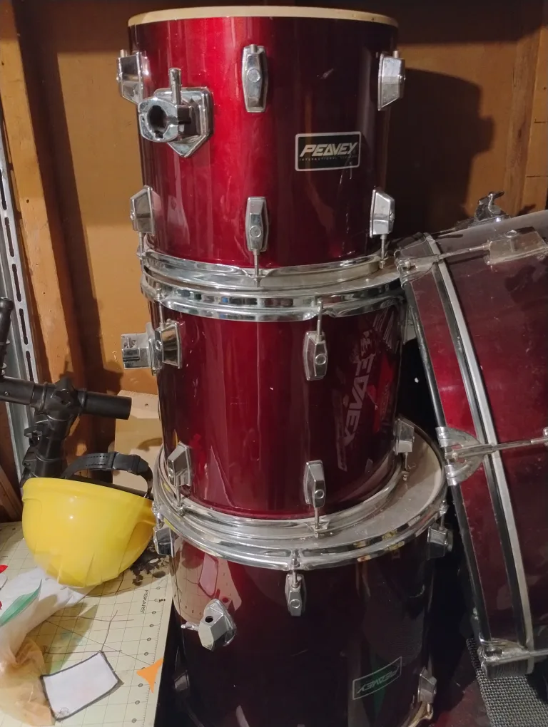 4 piece Peavey International Series Drum Set thumbnail