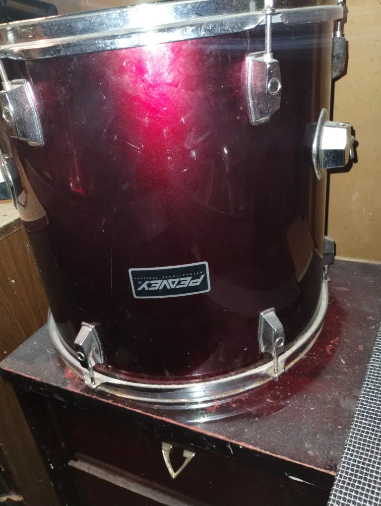 4 piece Peavey International Series Drum Set image indicator(9)