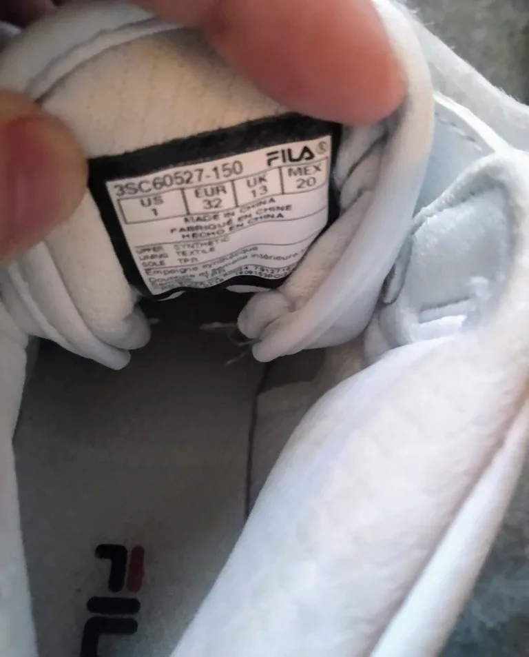 Size 1 Kid's Running Shoes image indicator(5)