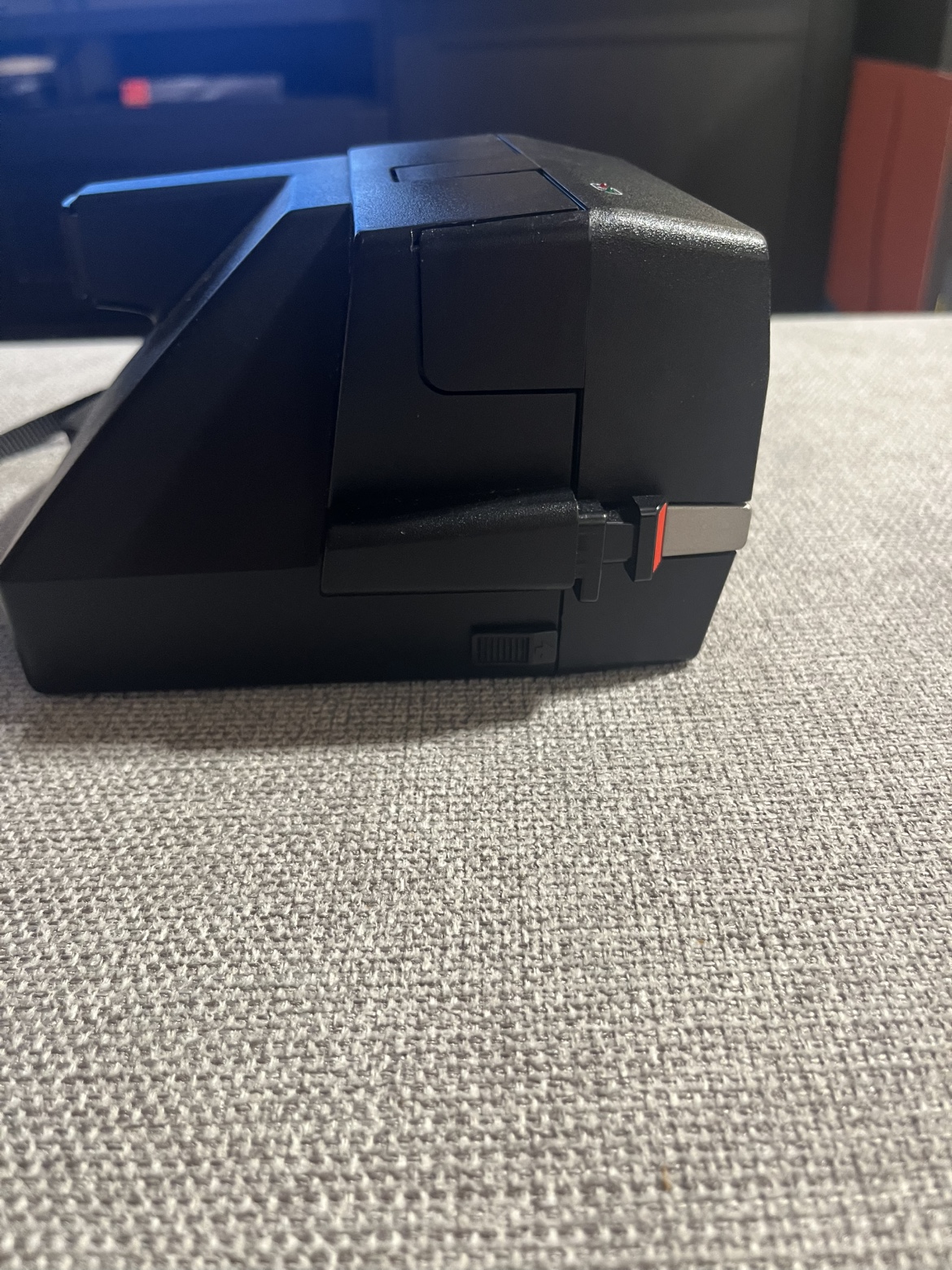 Polaroid Sun 600 Instant Camera - photo 2