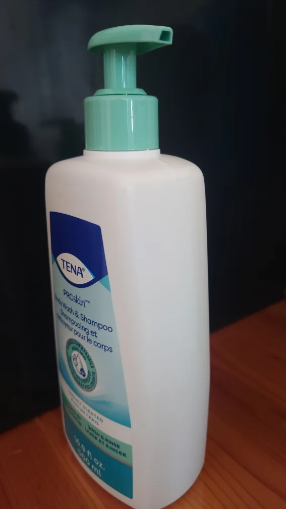 Tena ProSkin Body Wash and Shampoo image indicator(2)