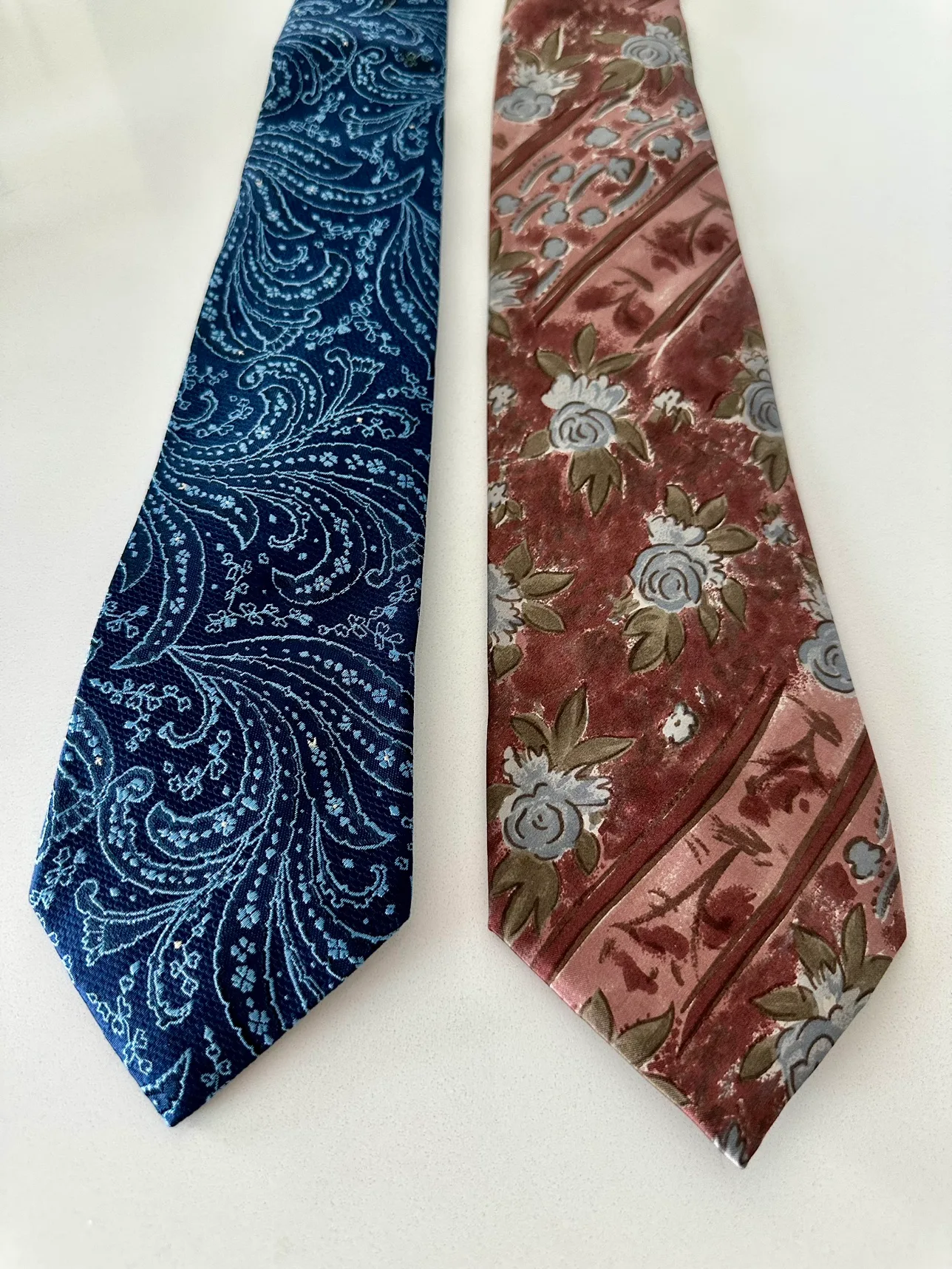 Vintage Lanvin Paris Ties image indicator(4)
