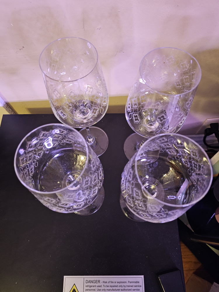 Set of 4 Etched Wine Glasses - photo 2