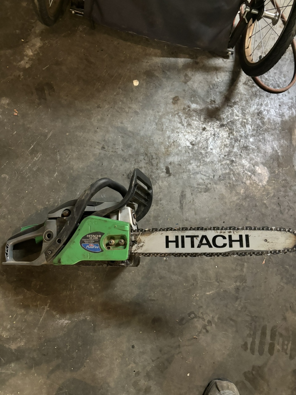 Hitachi Chainsaw