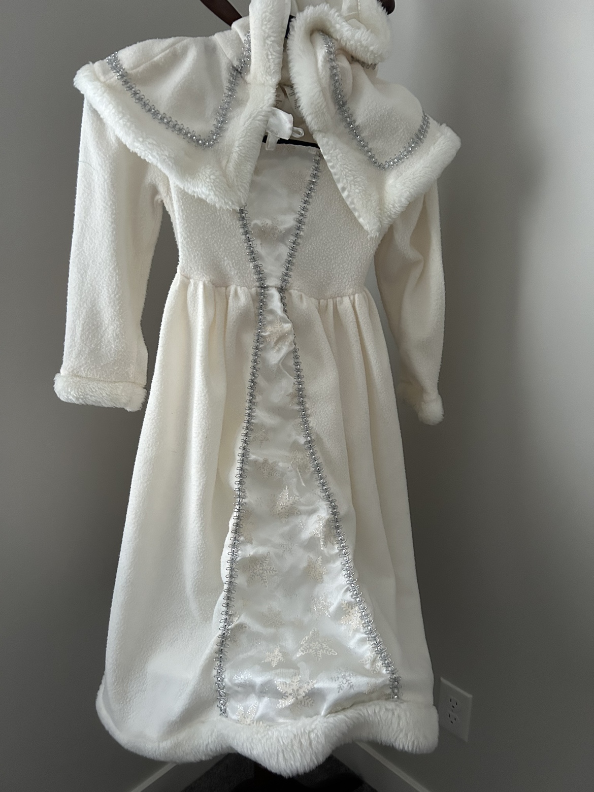 White Snow Queen Costume - photo 2