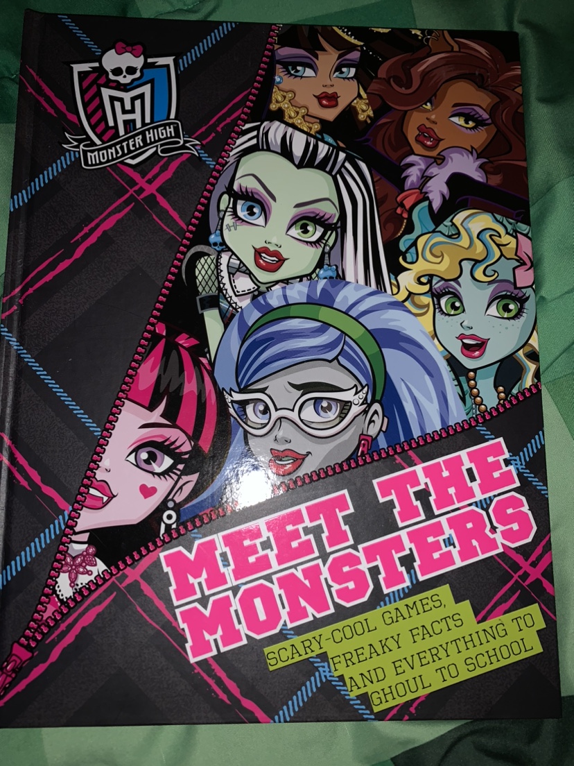Monster High activity book lot - photo 2