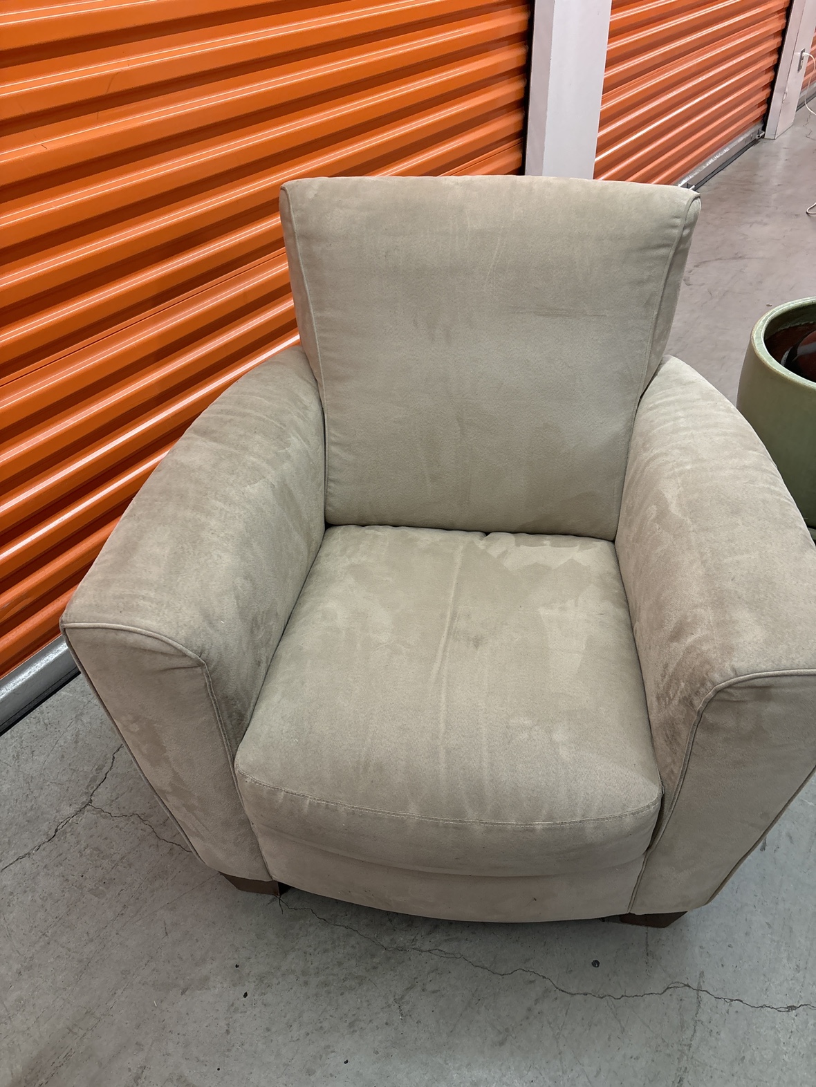 FREE Beige Armchair - photo 2