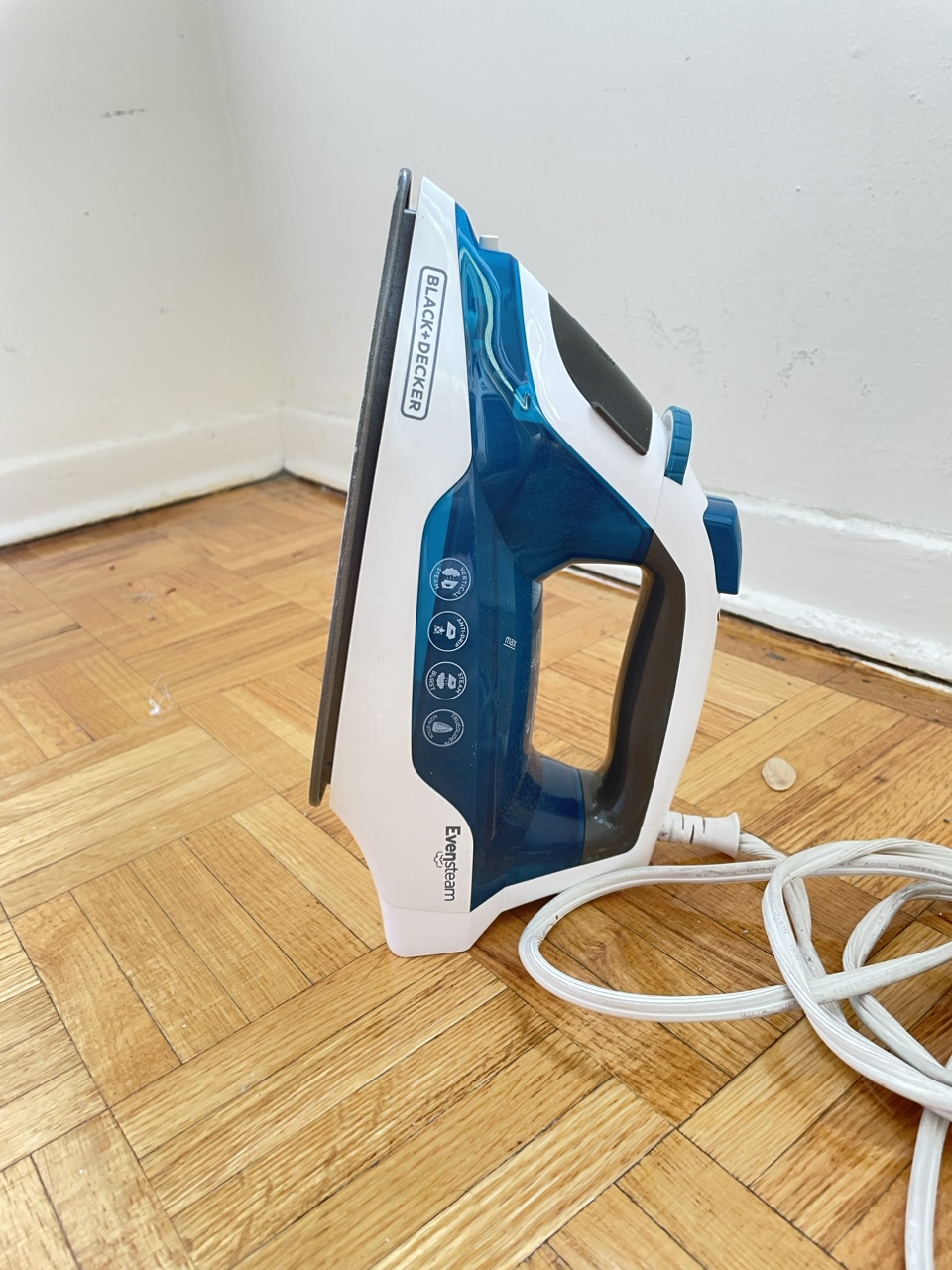 Black & Decker EasySteam Iron - photo 3