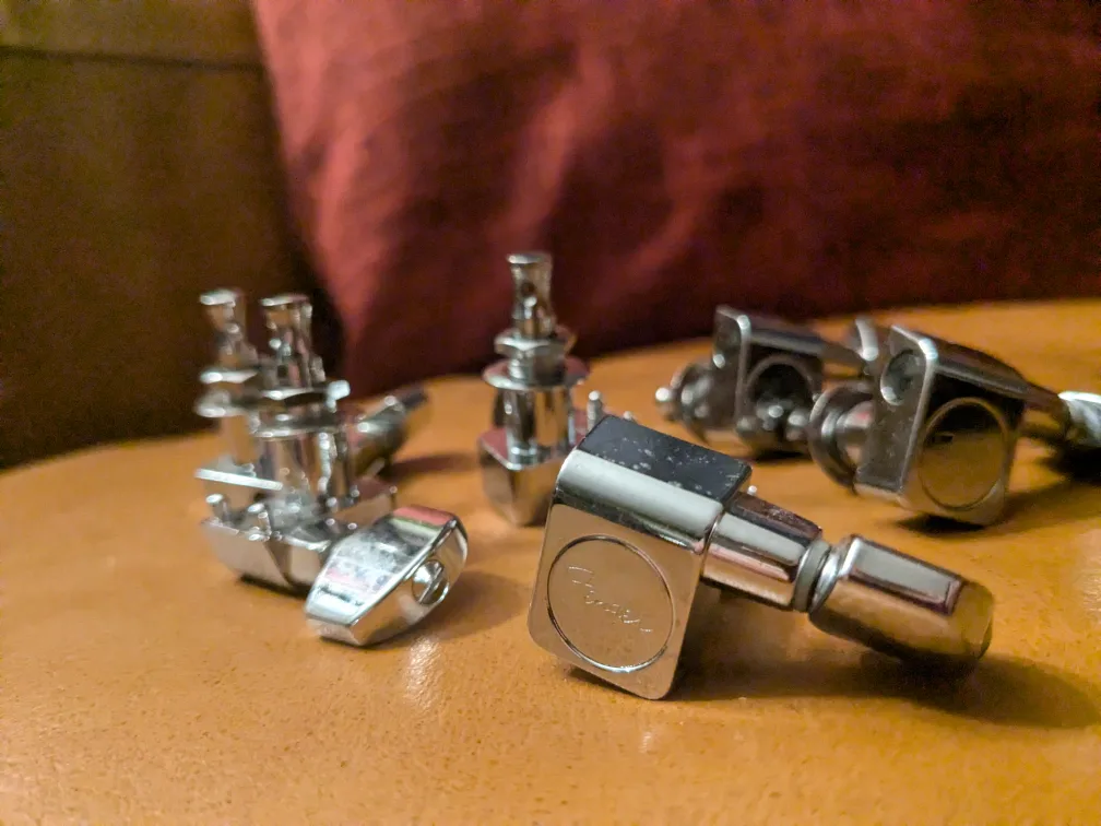Official Genuine Fender Stratocaster Tuners Tuning Keys thumbnail