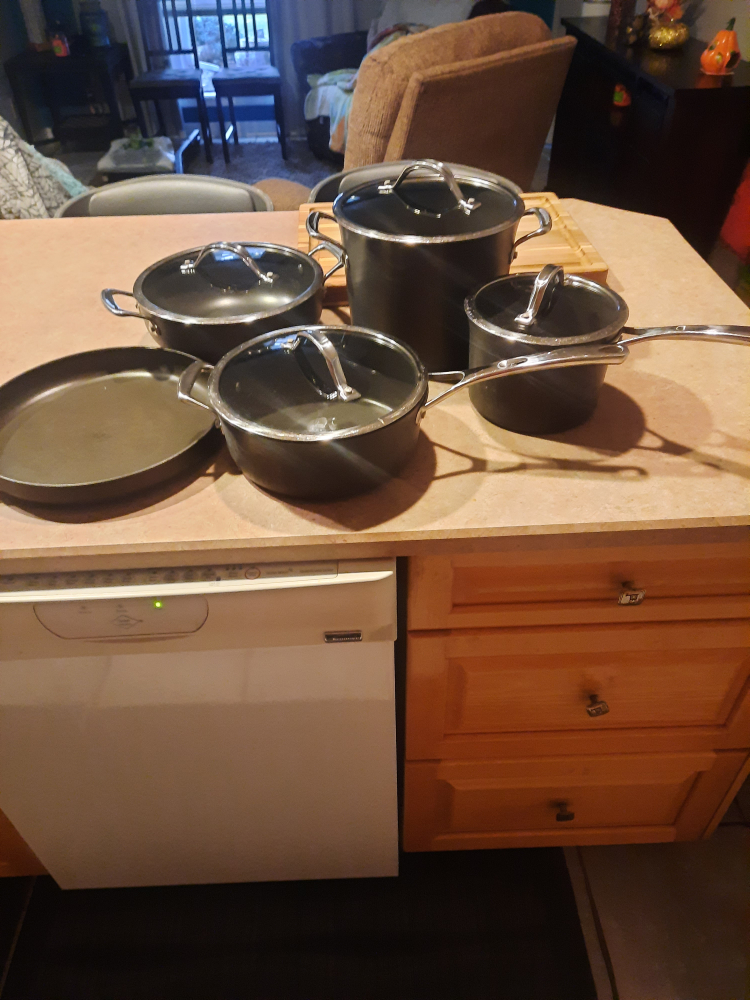 Kirkland 9 piece Pots & Pans set - photo 2