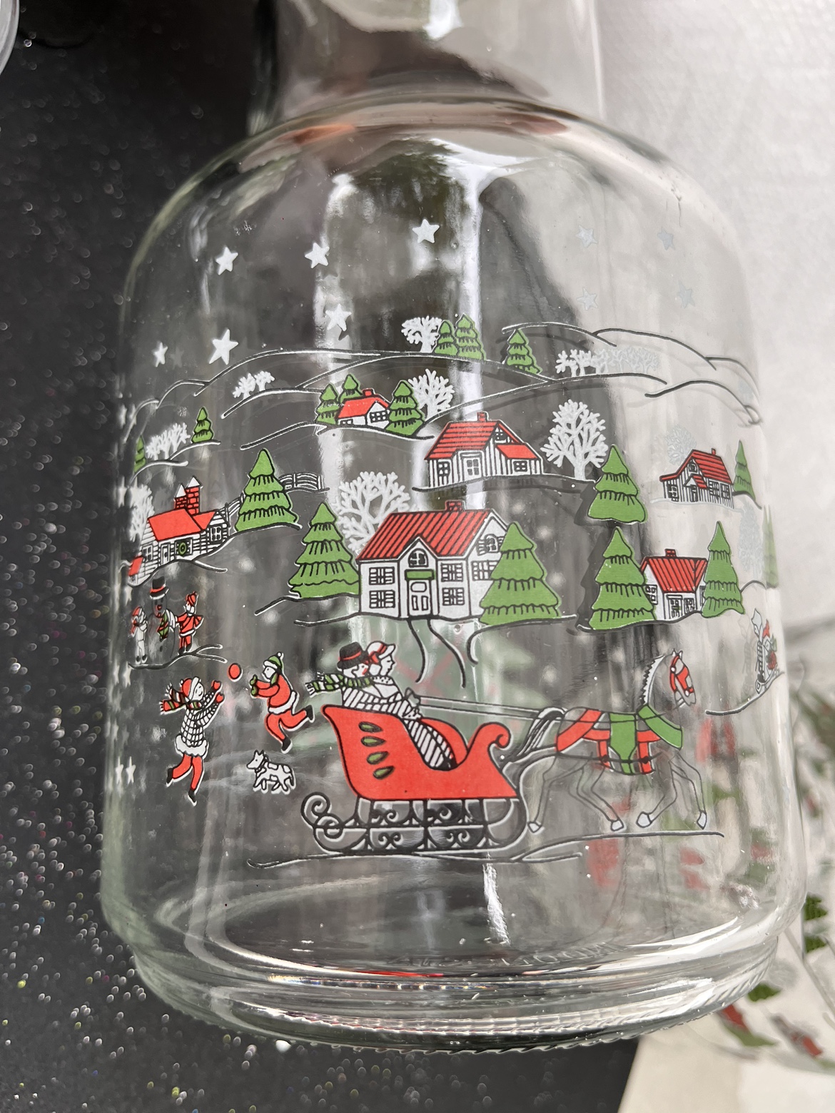 Set of 2 Glass Pitchers with lids - photo 4